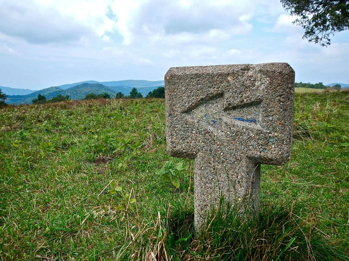 Doughton Recreation Area trail marker